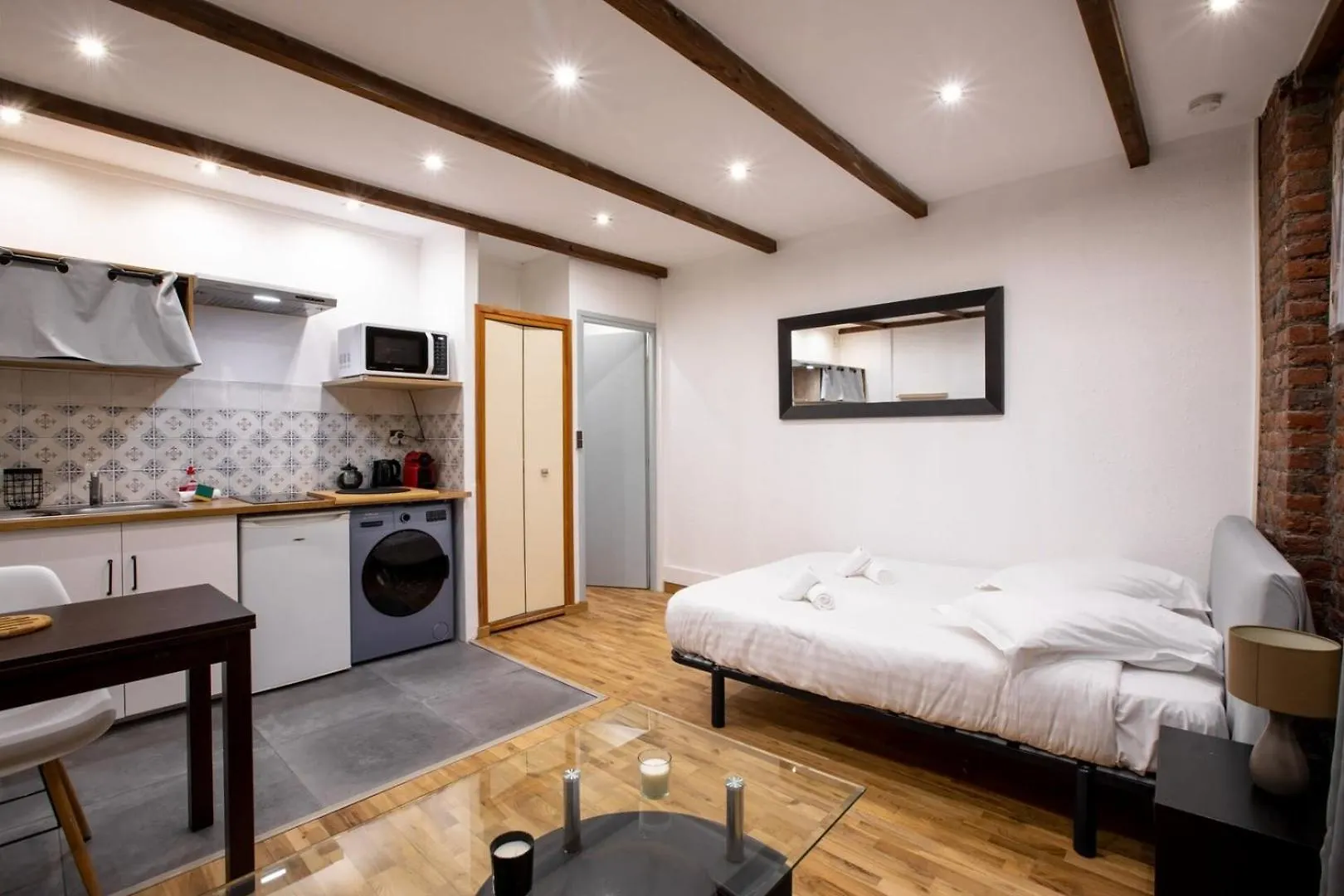 Modern And Functional Studio In Lille Old Town Apartment